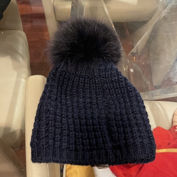 Black Fur Pom Pom Knit Hat NWOT - Picture 2 of 3